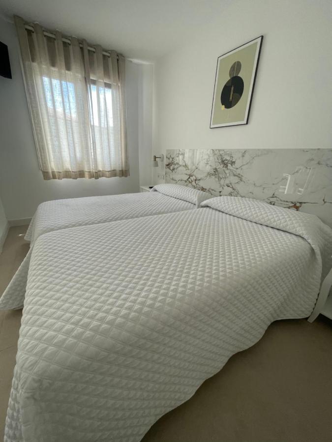 Hostal Montevideo Beachfront Nigrán Εξωτερικό φωτογραφία
