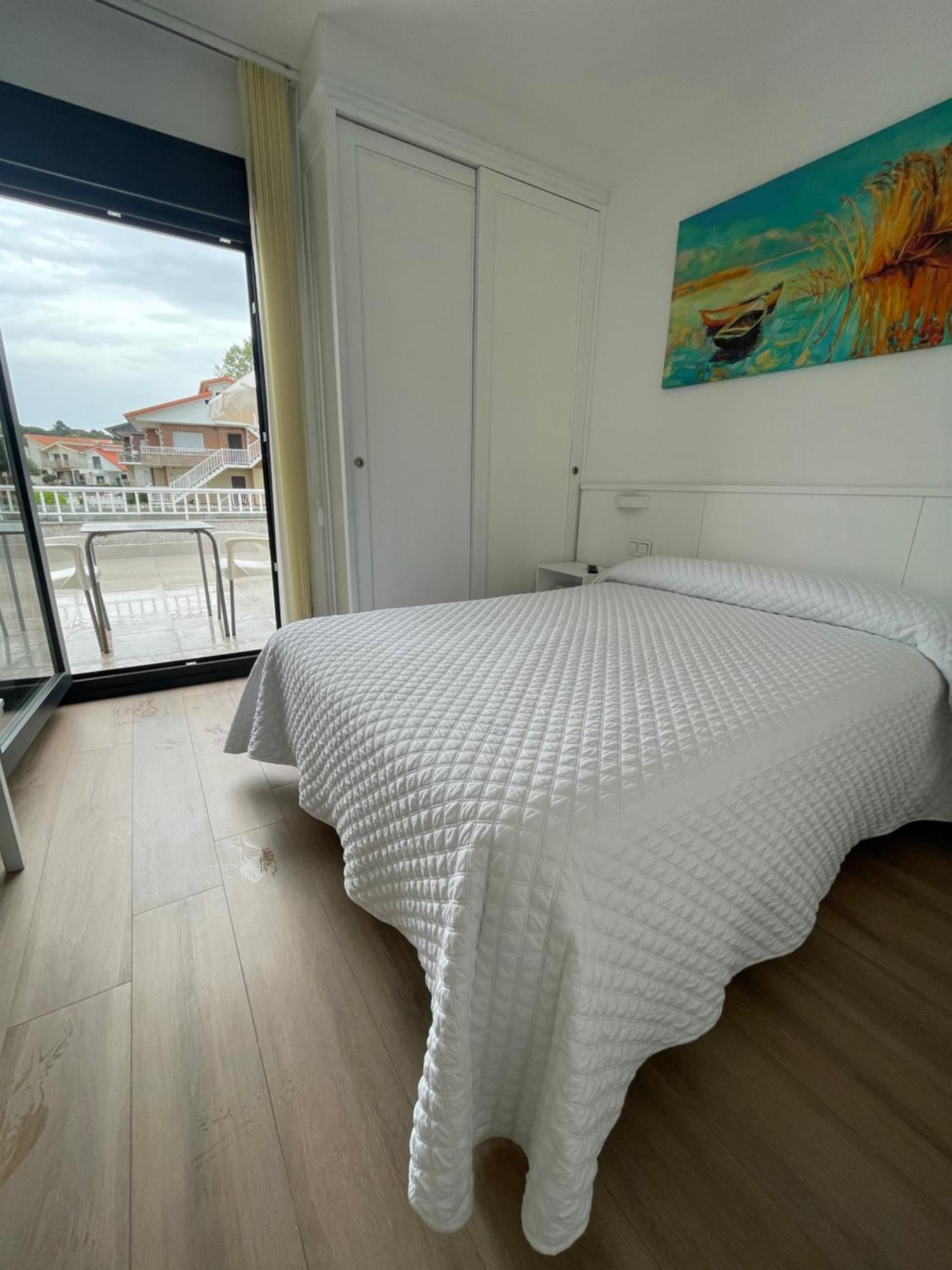 Hostal Montevideo Beachfront Nigrán Εξωτερικό φωτογραφία