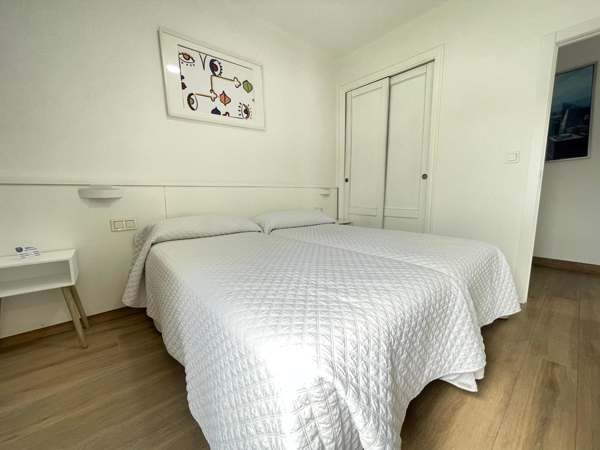 Hostal Montevideo Beachfront Nigrán Εξωτερικό φωτογραφία