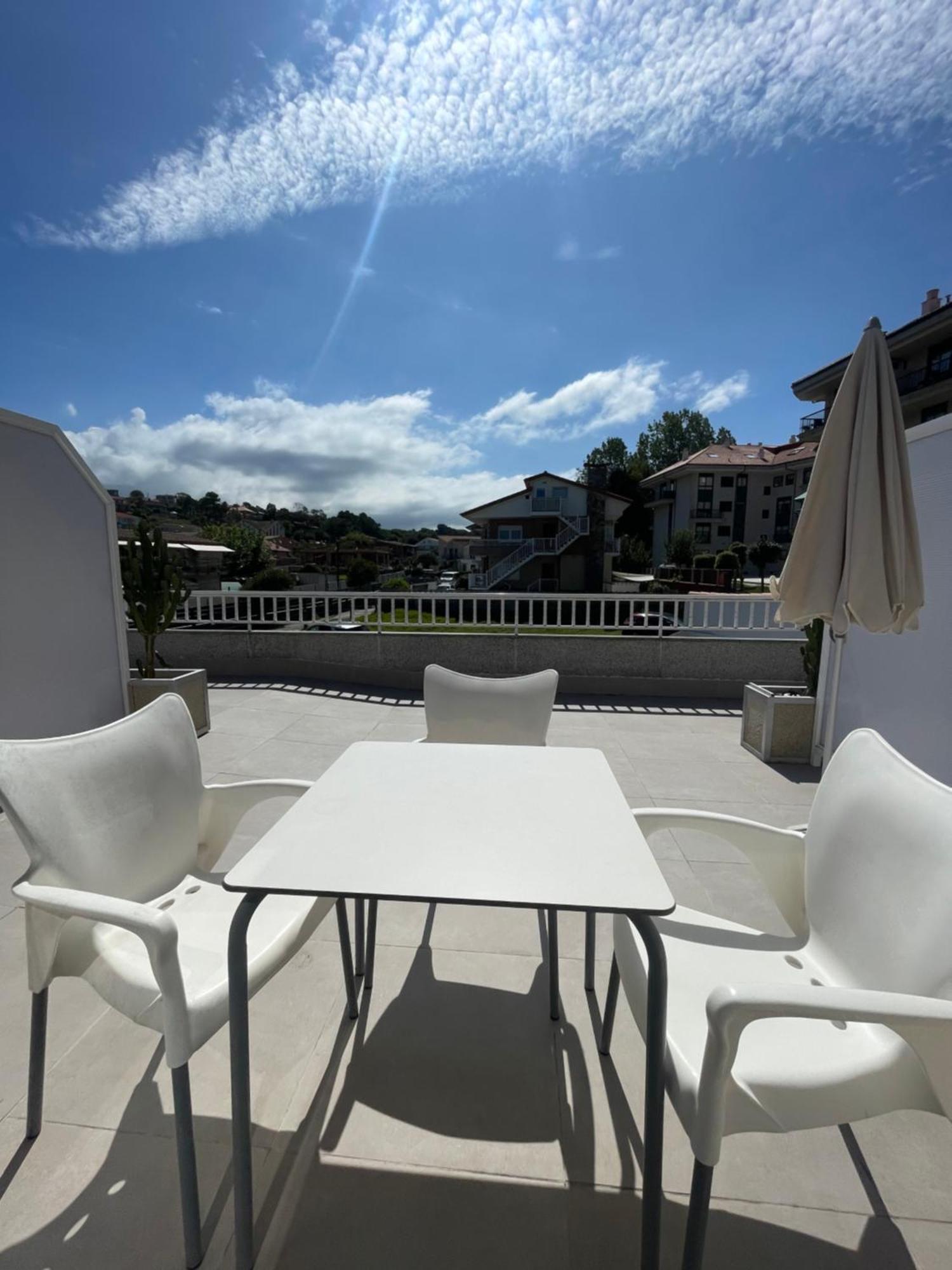 Hostal Montevideo Beachfront Nigrán Εξωτερικό φωτογραφία
