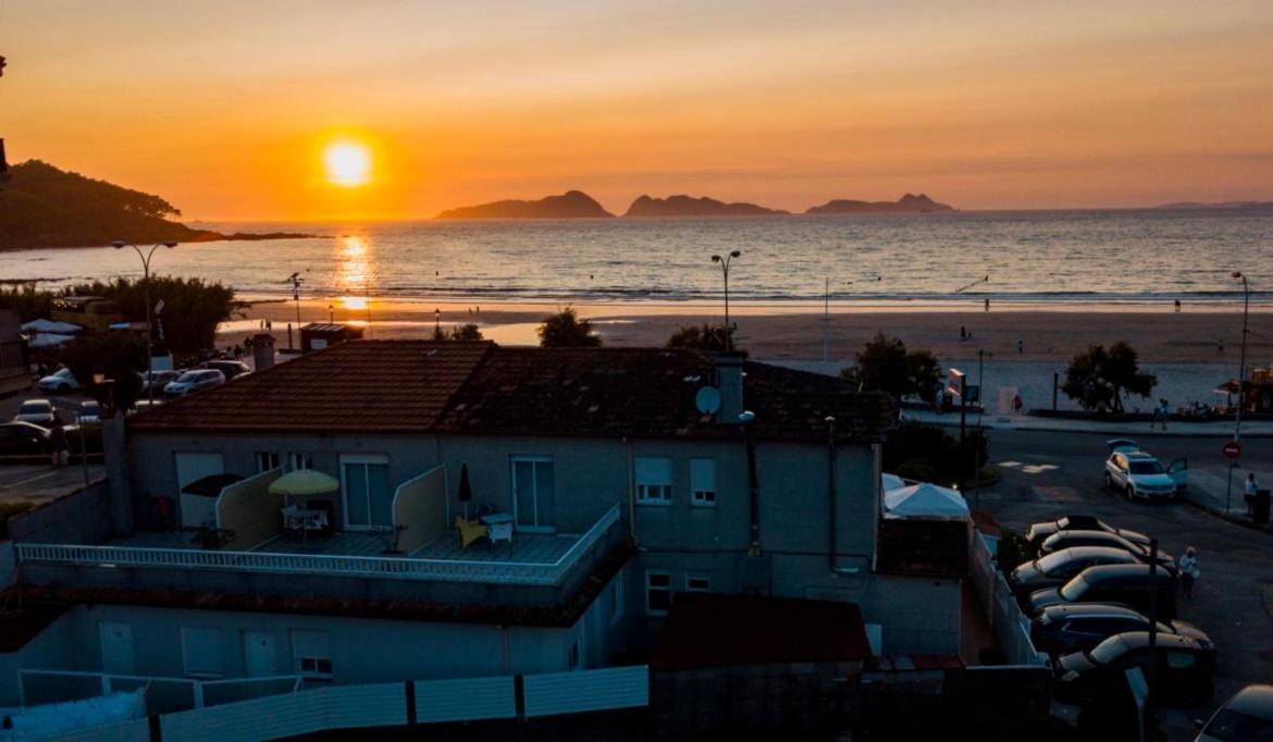 Hostal Montevideo Beachfront Nigrán Εξωτερικό φωτογραφία