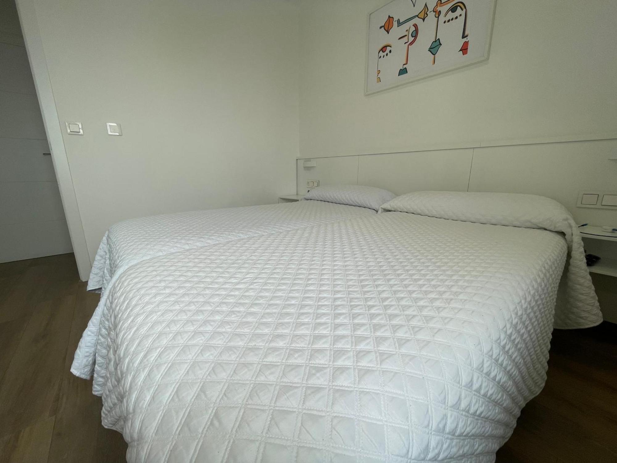 Hostal Montevideo Beachfront Nigrán Εξωτερικό φωτογραφία