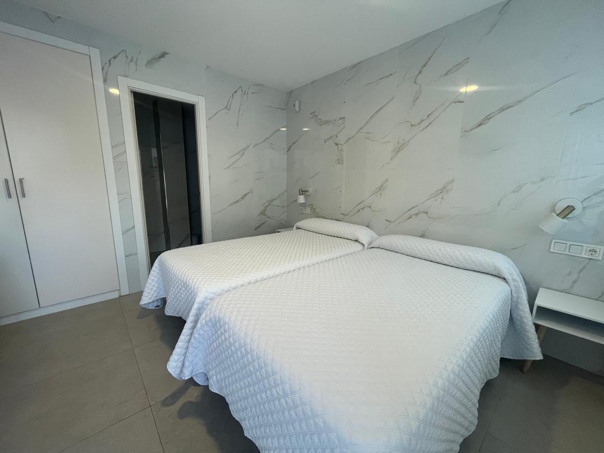 Hostal Montevideo Beachfront Nigrán Εξωτερικό φωτογραφία